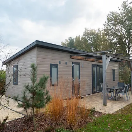 Modern Near De Veluwe National Park בקתה אוטרלו